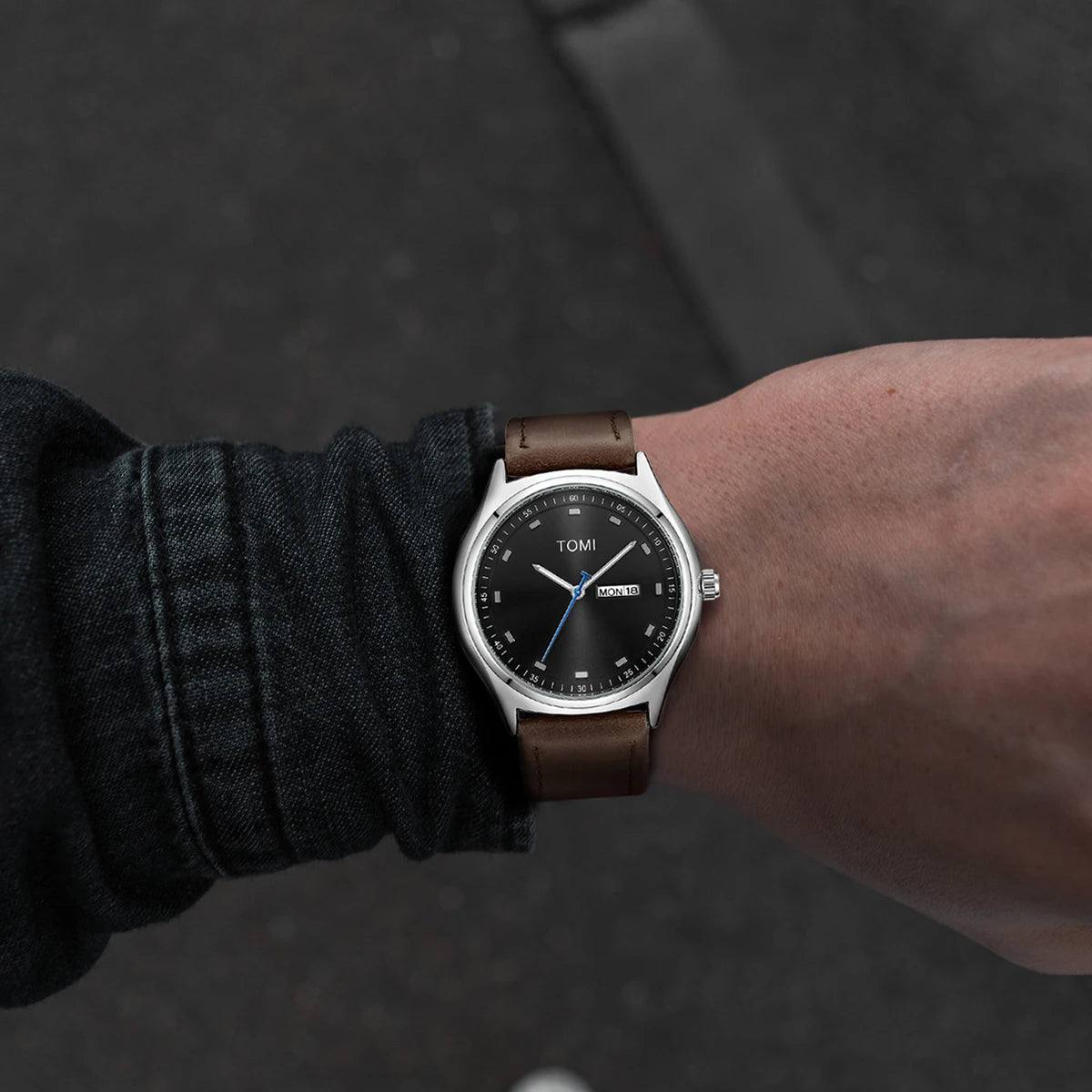 TOMI Casual Quartz Watch: Minimalist Design & Date Display